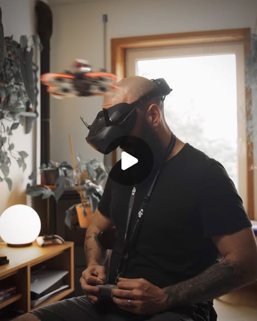 Fui um dos primeiros NO MUNDO a testar um dos primeiros drones da Droneer, uma nova marca que promete competir de igual pra igual com grandes nomes no mercado do FPV.